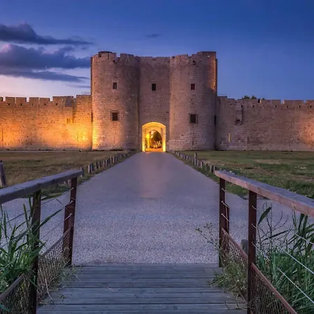 Centre Village, Clim Et Parking Gratuit Aigues-Mortes