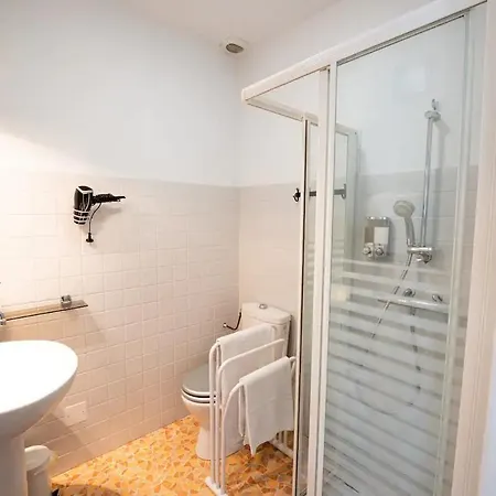 Centre Village, Clim Et Parking Gratuit * Aigues-Mortes